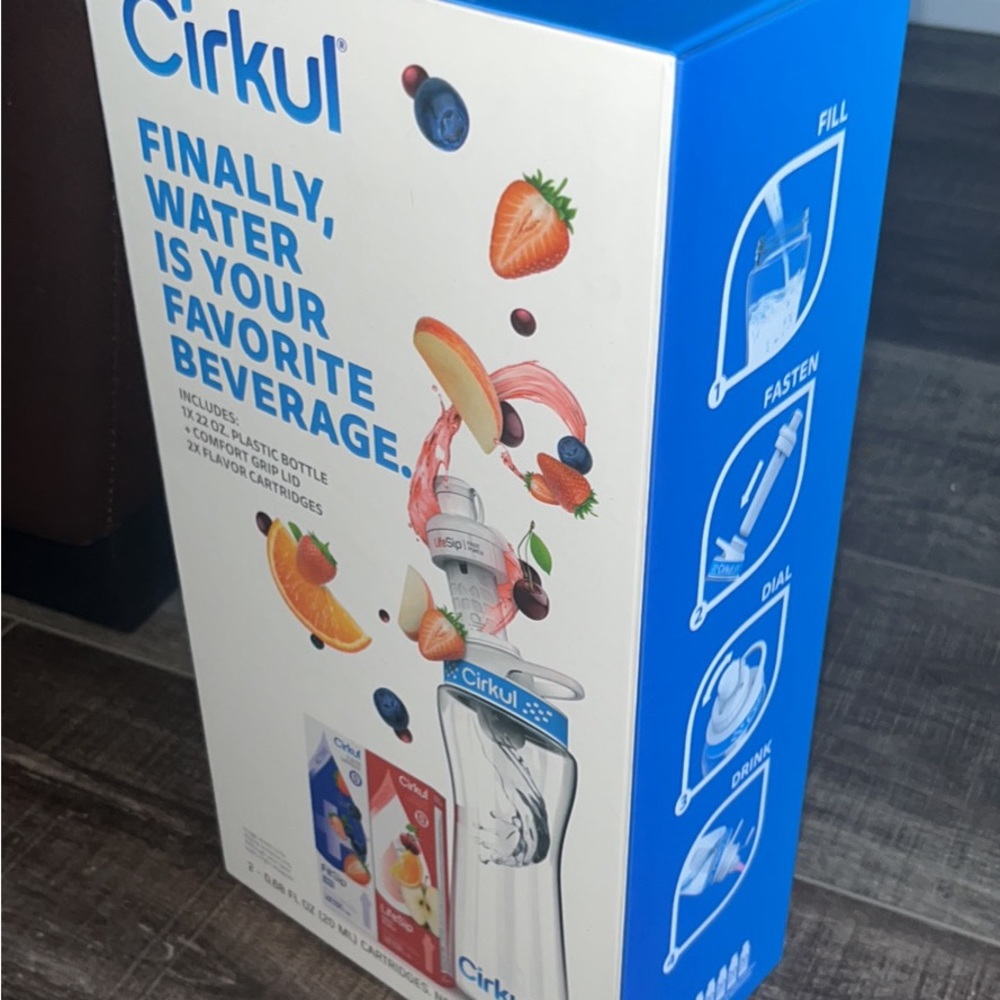 Cirkul Water Bottle New in Box White